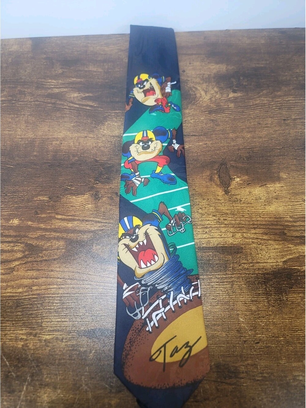 Vintage Warner Brothers 1995 Looney Tunes Mania Taz Devil Football Tie